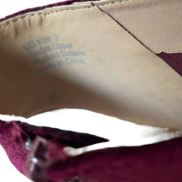 NWOT Very Volatile Women's Edgy Fringe Wine Peep-Toe Booties Size 9 (Fits 8.5) - Picture 9 of 9